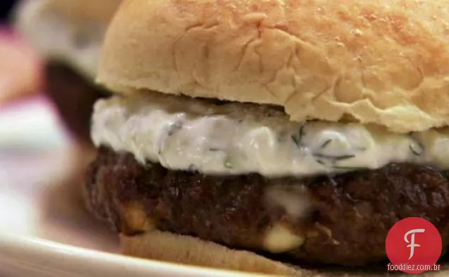 Hambúrgueres de borrego e queijo Feta grelhados