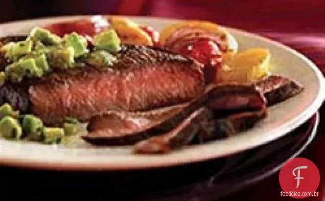 Bifes ralados com cominho com abacate Salsa Verde