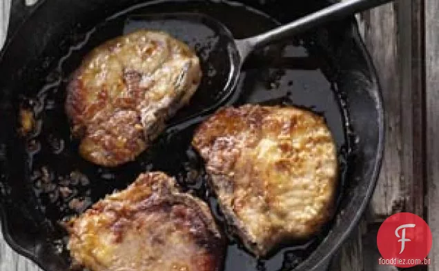 Costeletas De Porco Envidraçadas Com Bordo