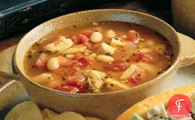Sopa de feijão, frango e enchidos