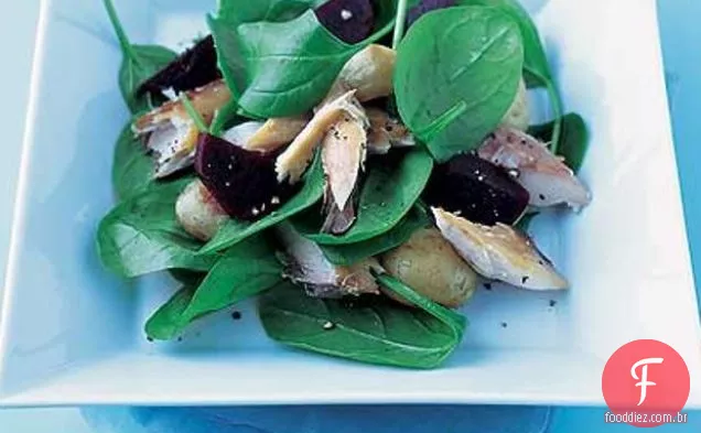 Salada De Cavala, Beterraba E Batata Com Molho De Rábano