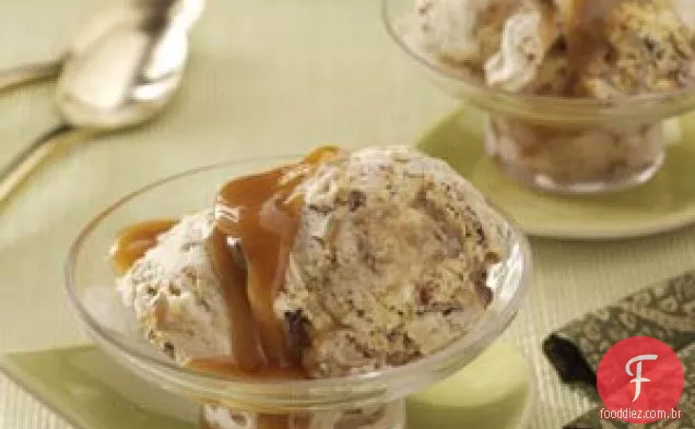 Gelado De Pão Pegajoso Com Canela