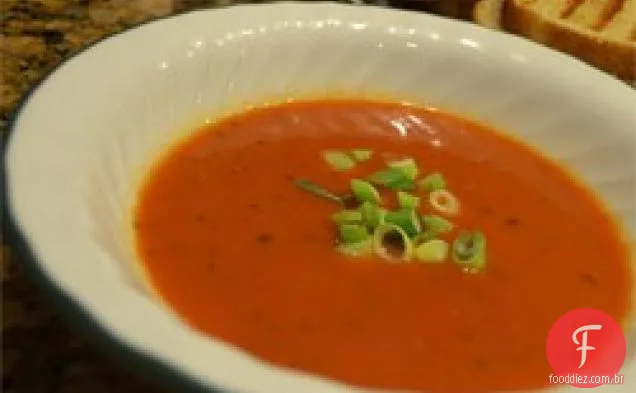 Sopa de pimenta vermelha e tomate