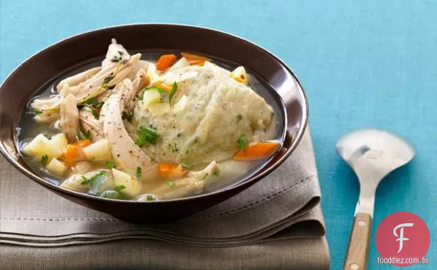 Sopa de frango e bolinho
