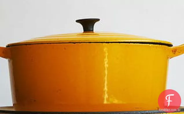 Pappardelle com patas de cordeiro refogadas e vegetais de Inverno