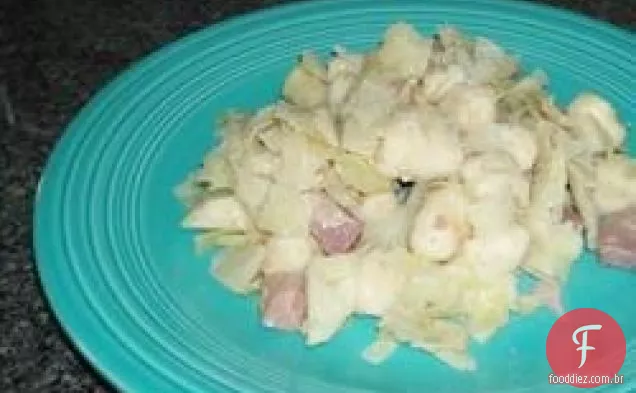 Repolho e macarrão com presunto