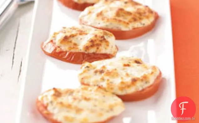 Fatias De Tomate Grelhado Com Quatro Queijos
