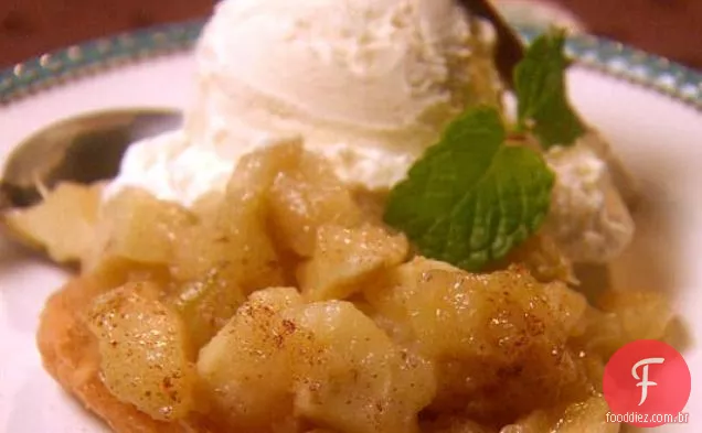 Barras de canela e maçã com chantilly de canela