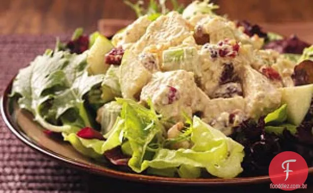 Salada de peru com caril frutado para dois