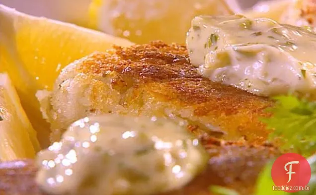 Os melhores bolos de caranguejo com Remoulade