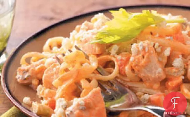 Peru búfalo com Linguine