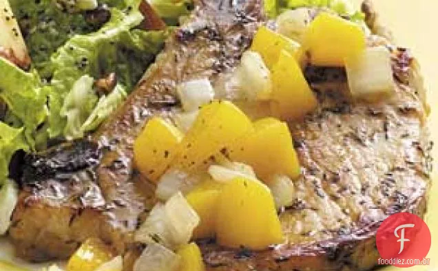 Costeletas De Porco Com Cobertura De Pêssego