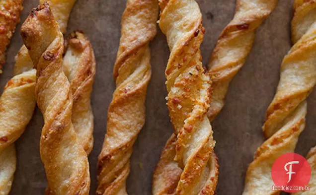 Palhas De Alho Parmesão