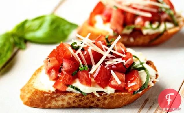 Alho Assado E Tomate Bruschetta
