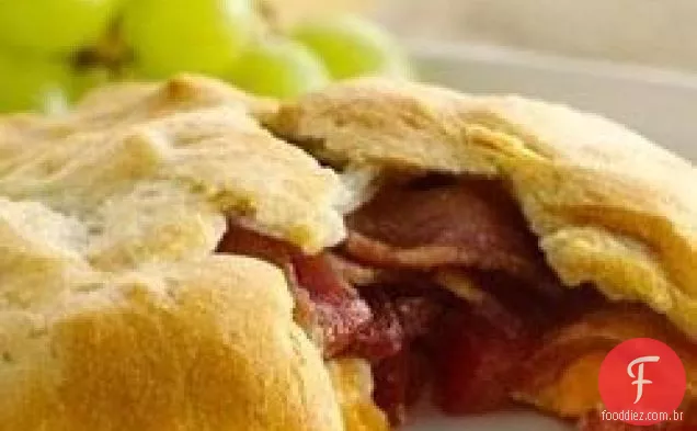 Crescentes De Bacon Com Queijo