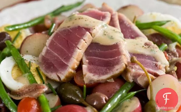 Salada Nicoise com Atum Grelhado