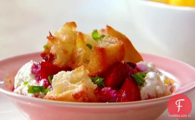 Ricota com Croutons e bagas de açúcar e baunilha