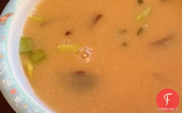 Sopa de missô com cogumelos Shiitake