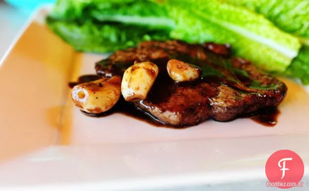 Costeletas de porco com Vinho e alho