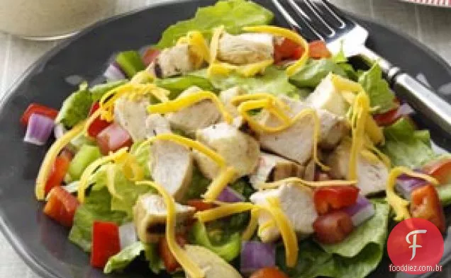 Frango grelhado em verduras com molho cítrico