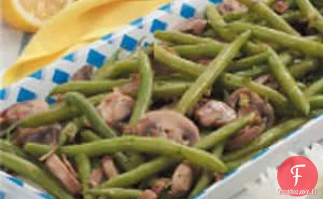 Feijão verde salgado com cogumelos