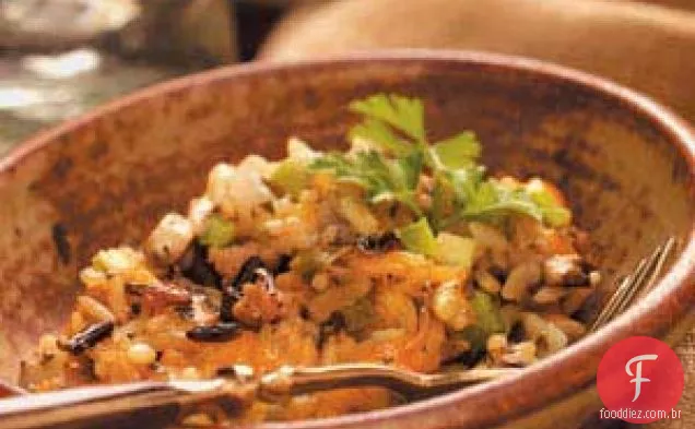 Caçarola de salsicha e arroz selvagem