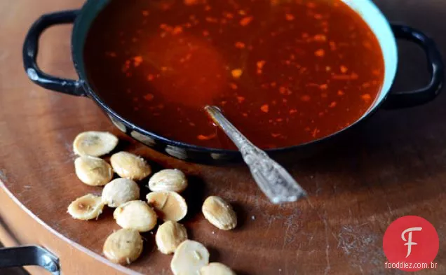 Sherry - sopa de alho com páprica defumada