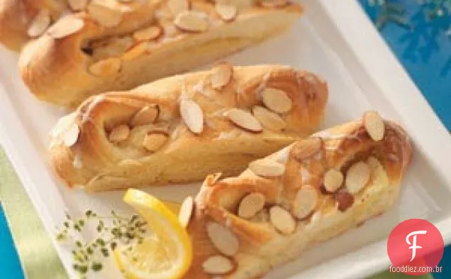 Bolo De Café Com Queijo De Amêndoa