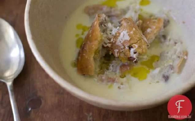 Receita de sopa de alho de Richard Olney