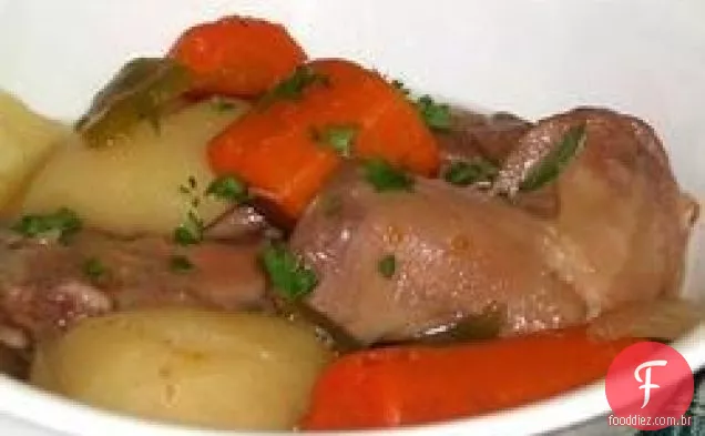Esquilo e vegetais de fogão lento