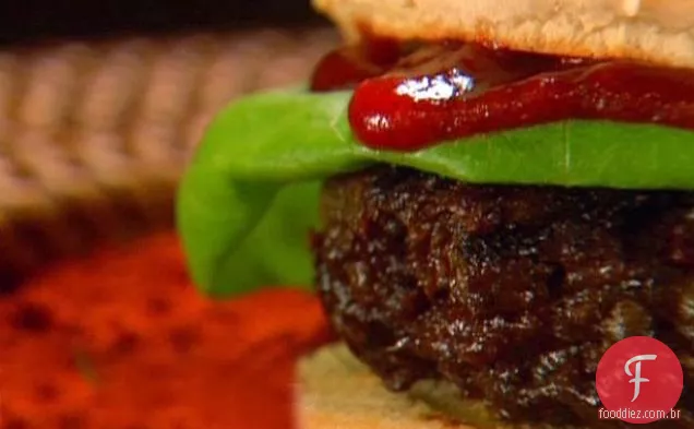 Hambúrgueres ao ar livre com Ketchup Adobo