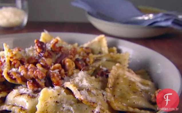 Ravioli com manteiga castanha balsâmica