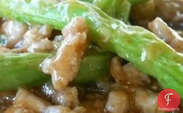 Feijão verde picante e carne de porco, ao estilo Asiático