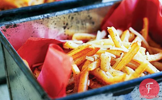 Parmesão, alho e batatas fritas Cajun