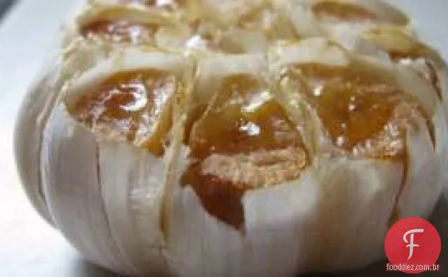 Alho Assado E Molho De Creme Gorgonzola