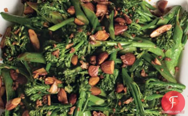 Broccolini Com Páprica Defumada, Amêndoas E Alho