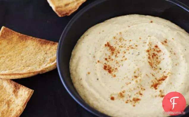 Hummus De Alho Assado Com Pita Assada No Forno