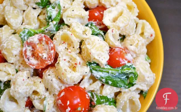 Salada De Macarrão Com Alho Assado