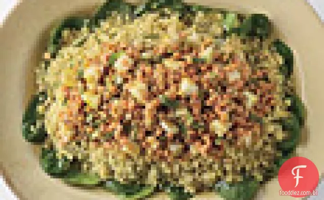 Couve-rábano de lentilha vermelha com curry e salada de cuscuz