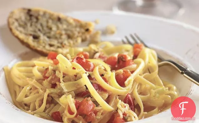 Linguine Com Alho-Poró Picante E Molho De Tomate