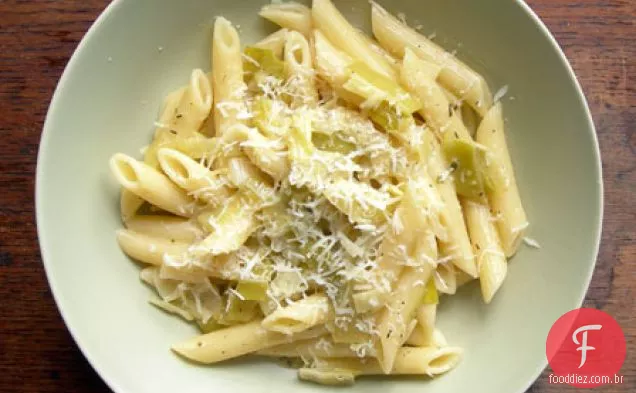 Macarrão Com Alho-Poró Refogado