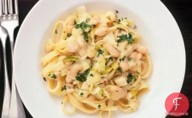Fettuccine Com Alho-Poró E Feijão Branco