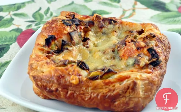 Massa folhada de alho-poró e Gruyere 