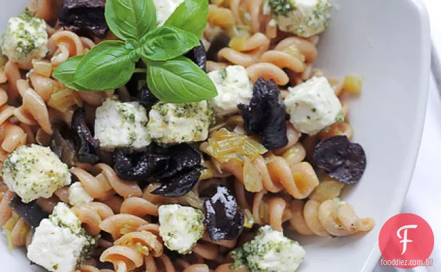 Massa Feta, Pesto E Azeitonas Pretas
