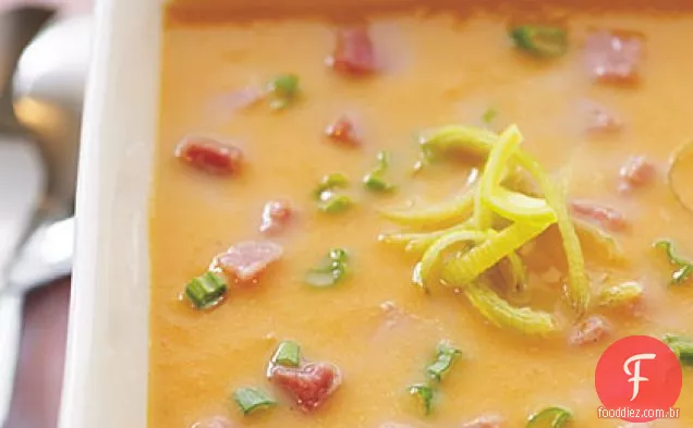 Batata doce, alho-poró e sopa de presunto