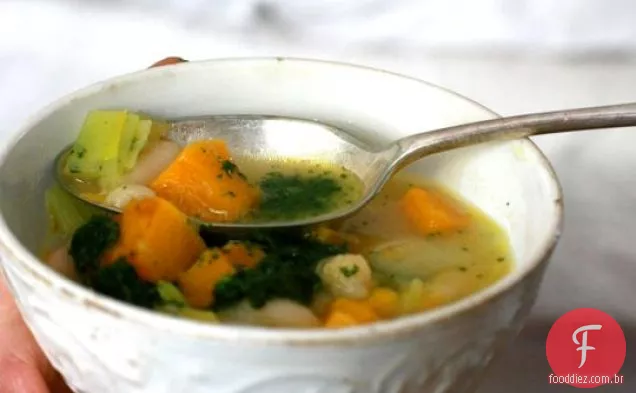 Feijão Branco E Sopa De Abóbora Assada Com Pistou