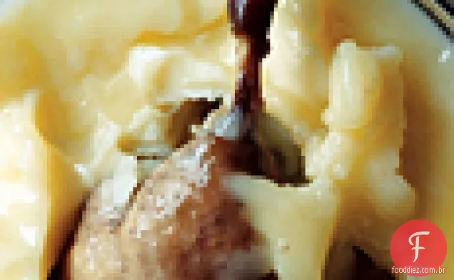 Pato Confit com ragu de alho-poró de batata