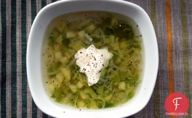 Jantar hoje à noite: sopa de alho-poró e batata