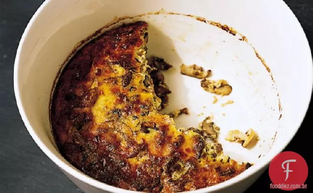 Pudim de pão de cogumelos, alho-poró e Parmesão