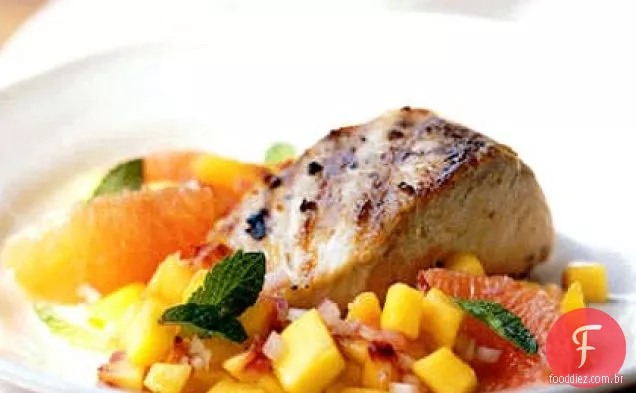 Mahimahi grelhado com pêssego e grapefruit rosa sabor